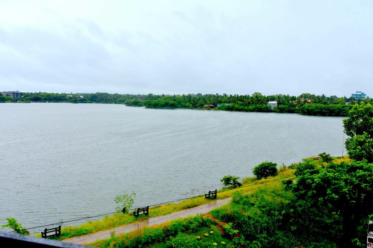 Lake City Resort Anuradhapura Dış mekan fotoğraf