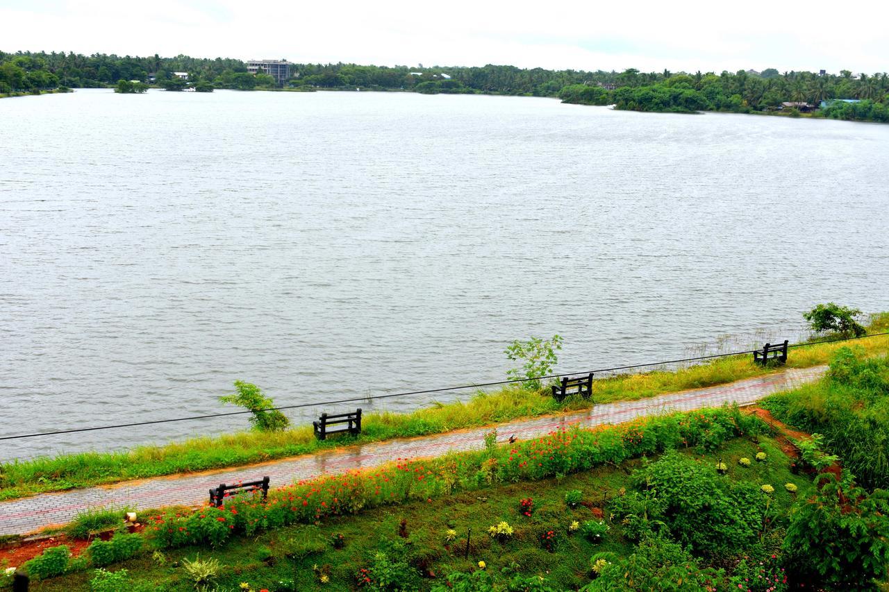 Lake City Resort Anuradhapura Dış mekan fotoğraf